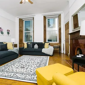 Pleasant Near Princes Street Gardens Apartment